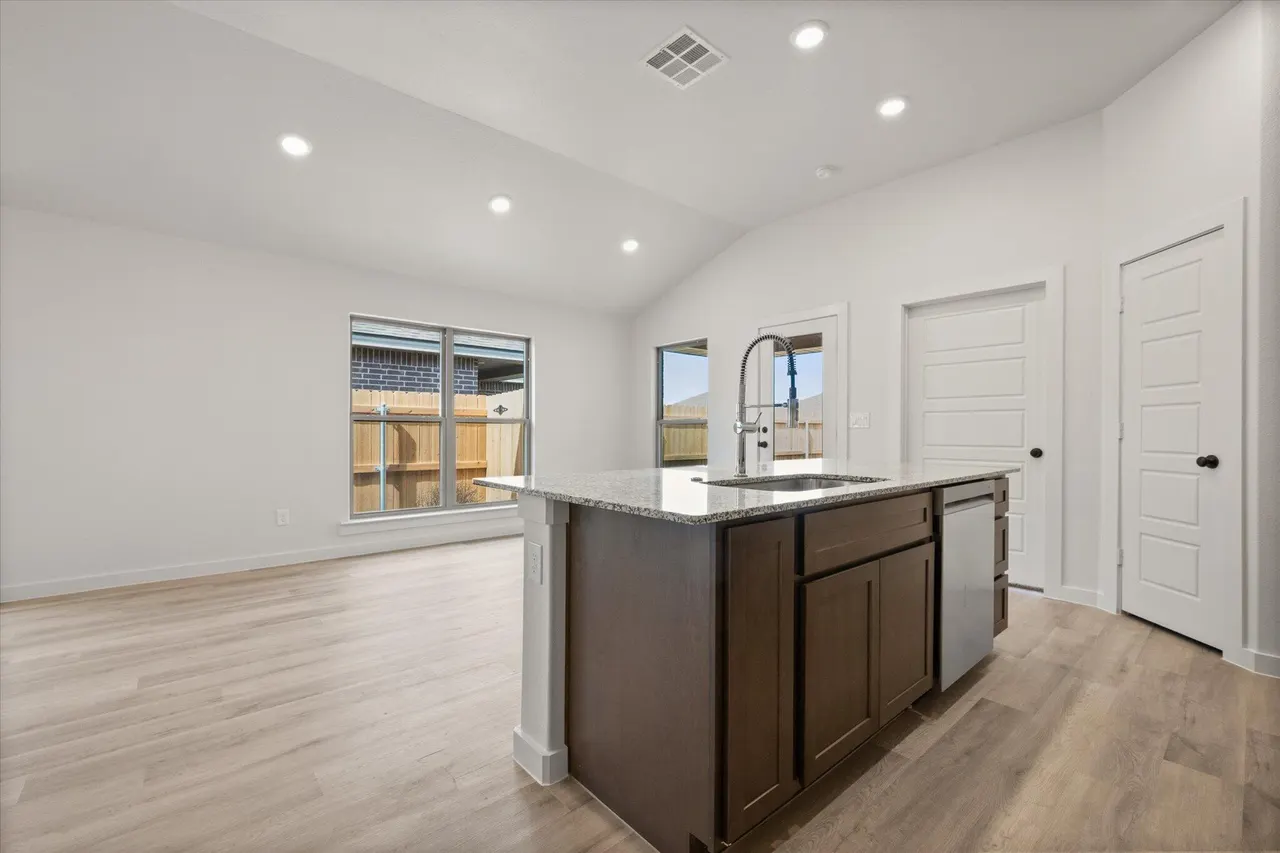 Photo 13 — 1313 Saratoga Avenue, Lubbock, TX 79416