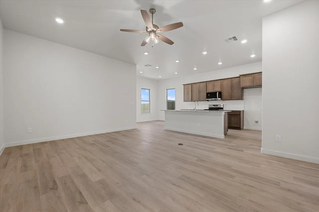 Photo 5 — 2402 Helena Avenue, Lubbock, TX 79407
