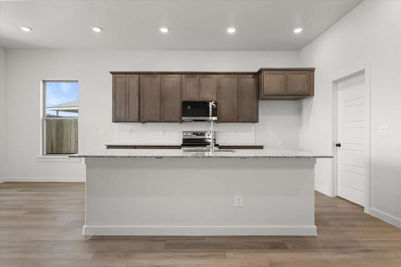 Photo 10 — 2402 Helena Avenue, Lubbock, TX 79407