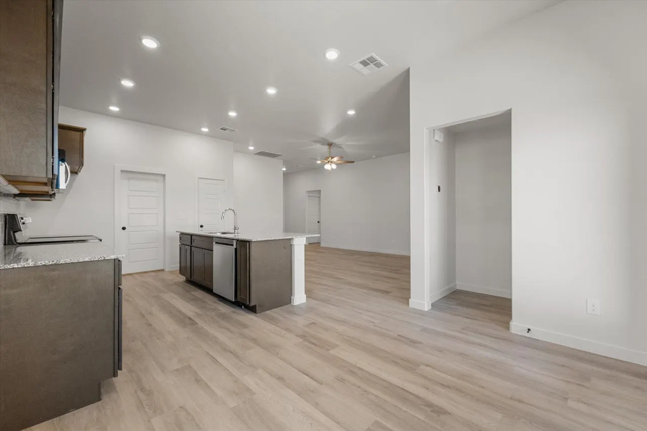 Photo 16 — 2402 Helena Avenue, Lubbock, TX 79407