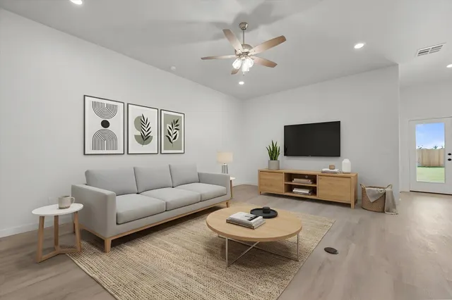 Photo 6 — 2402 Helena Avenue, Lubbock, TX 79407