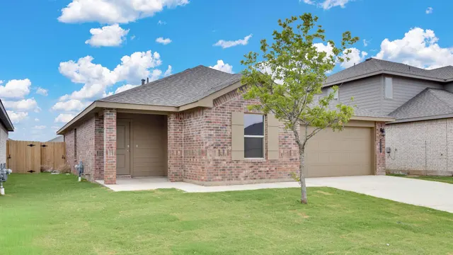 Photo 2 — 2302 150th Place, Lubbock, TX 79423