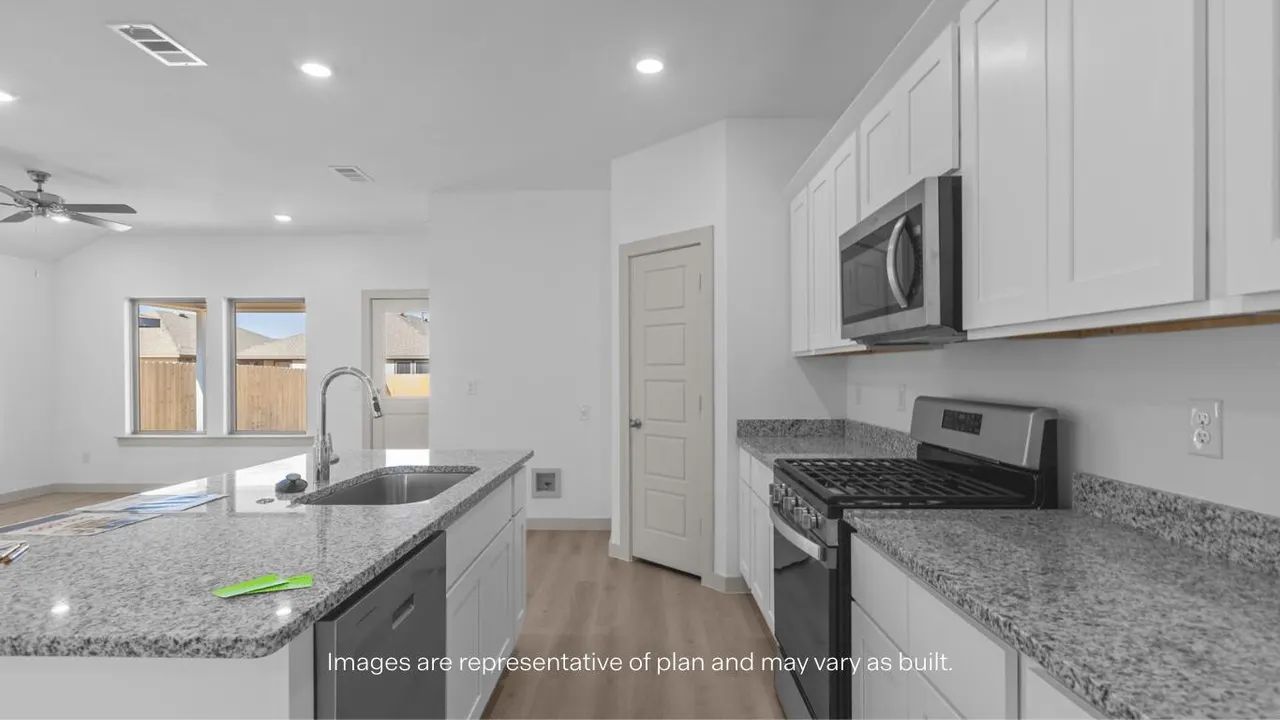 Photo 6 — 2302 150th Place, Lubbock, TX 79423
