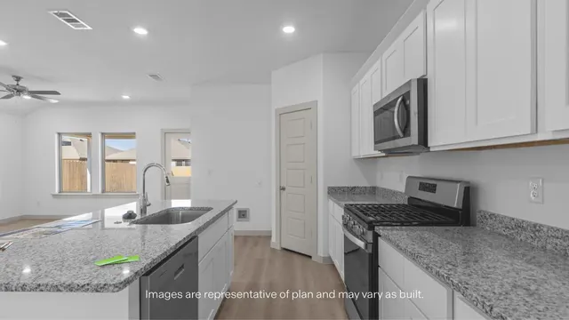 Photo 6 — 2302 150th Place, Lubbock, TX 79423