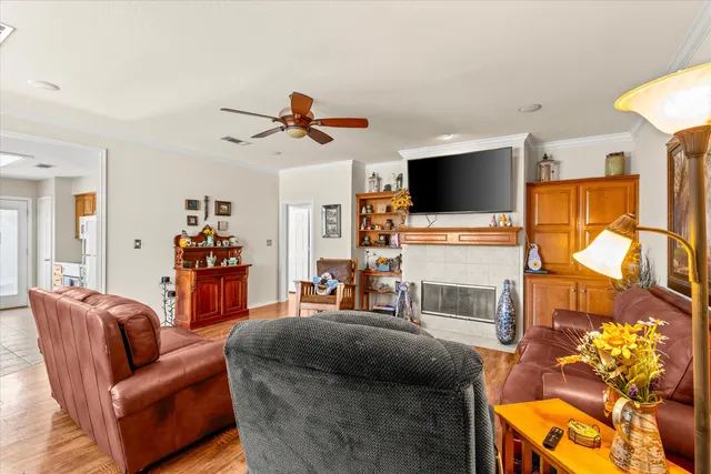Photo 2 — 710 Poplar Street, Levelland, TX 79336