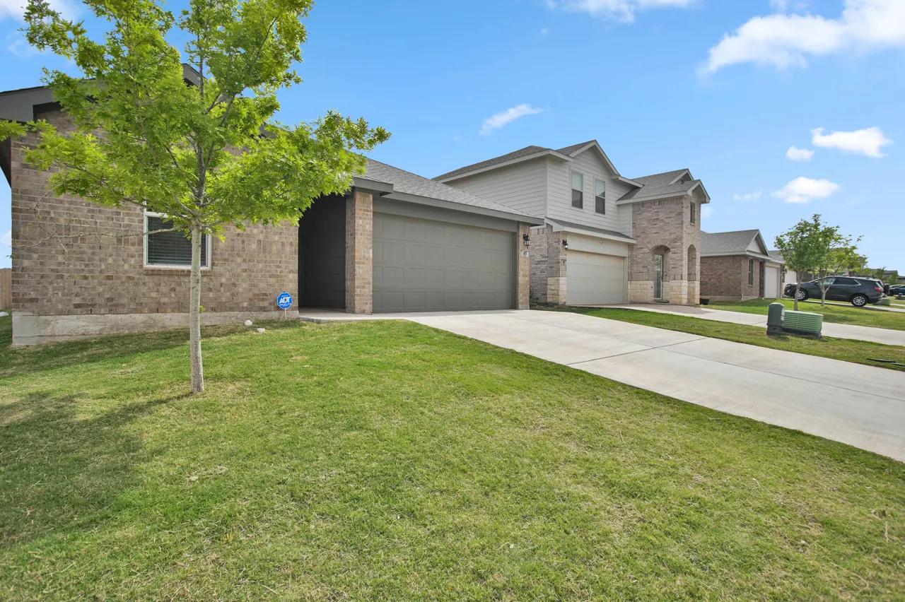 Photo 2 — 401 14th Street, Wolfforth, TX 79382