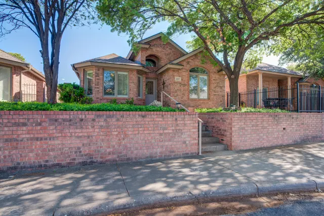 Photo 2 — 3215 63rd Street, Lubbock, TX 79413