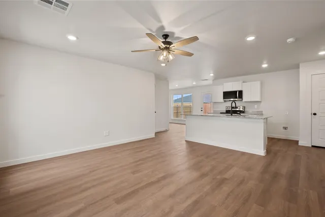 Photo 4 — 8327 24th Street, Lubbock, TX 79407