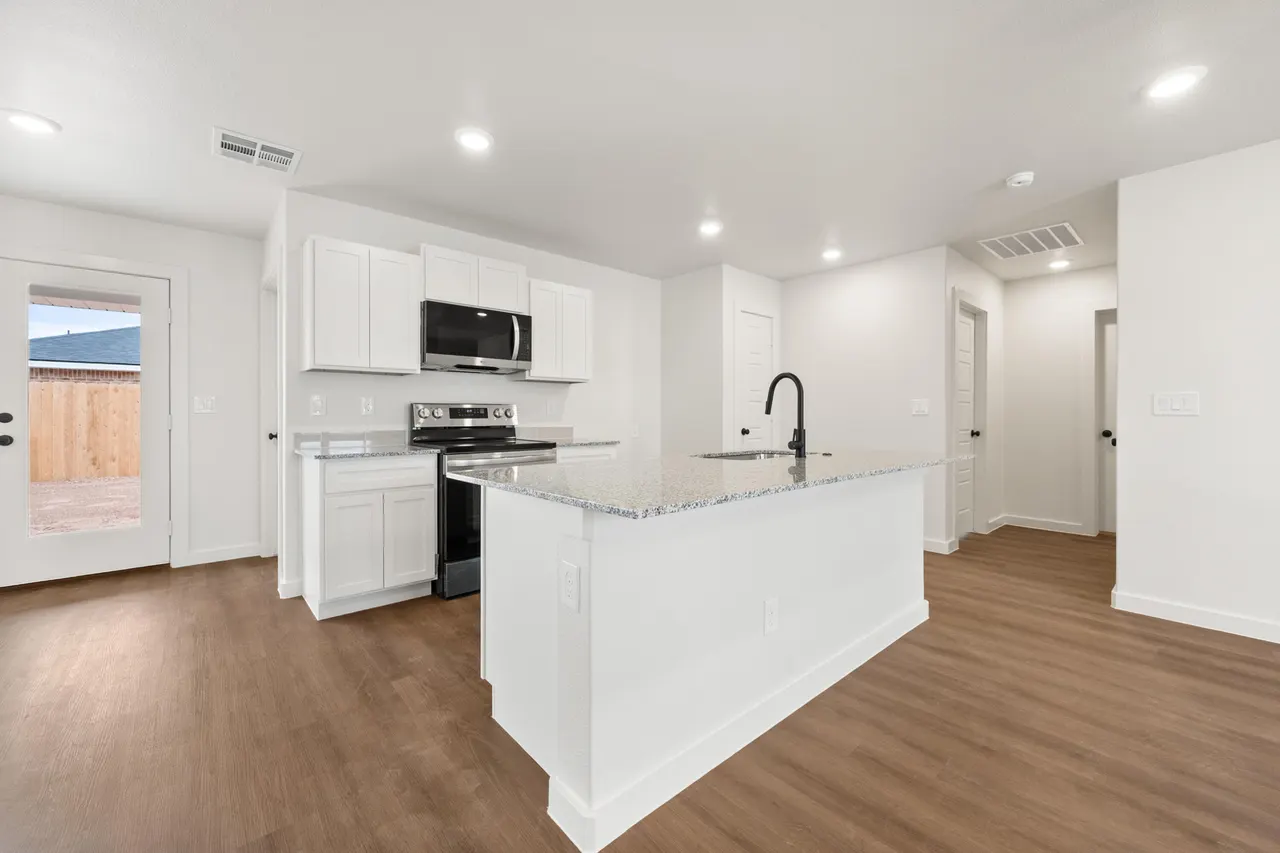 Photo 9 — 8327 24th Street, Lubbock, TX 79407