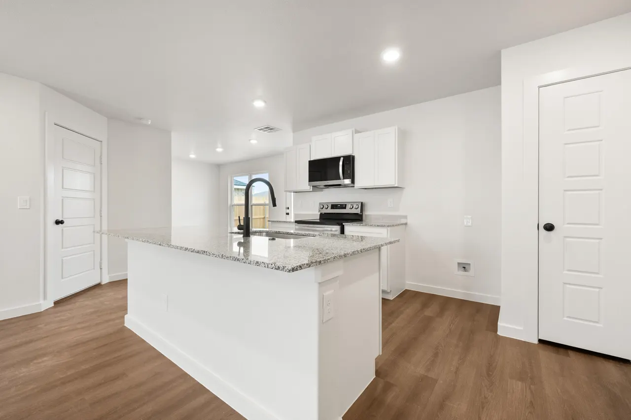 Photo 12 — 8327 24th Street, Lubbock, TX 79407