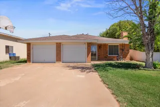 Sold home at 206 W 7th Street