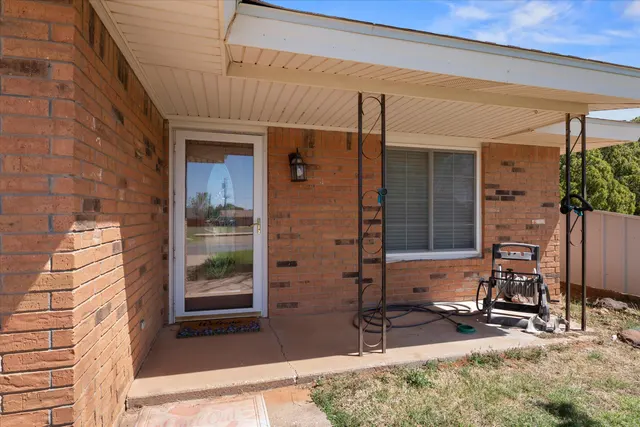 Photo 2 — 206 W 7th Street, Sundown, TX 79372