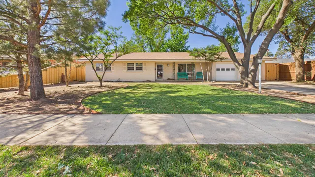 Photo 3 — 2103 68th Street, Lubbock, TX 79412