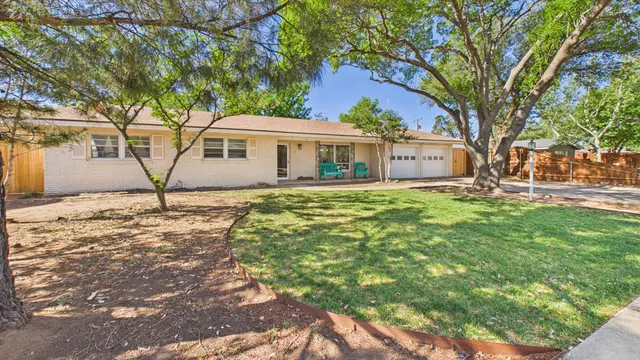 Photo 5 — 2103 68th Street, Lubbock, TX 79412