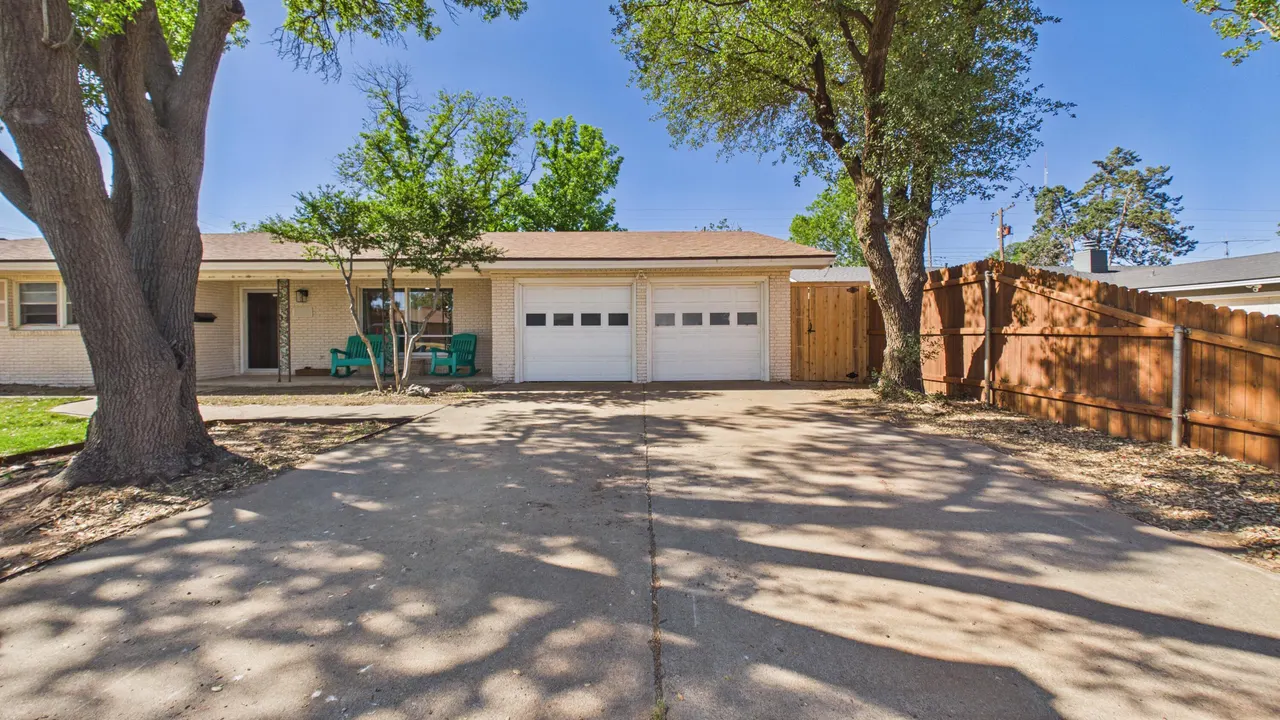 Photo 6 — 2103 68th Street, Lubbock, TX 79412