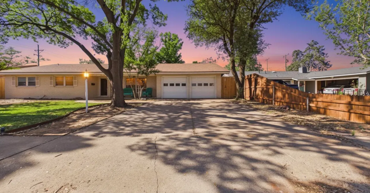 Photo 2 — 2103 68th Street, Lubbock, TX 79412