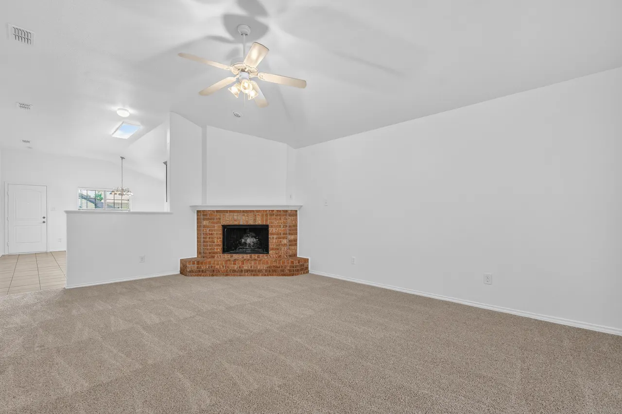Photo 4 — 6810 83rd Street, Lubbock, TX 79424