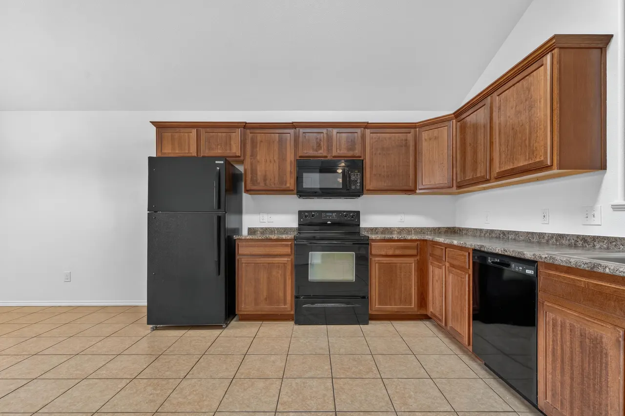 Photo 9 — 6810 83rd Street, Lubbock, TX 79424