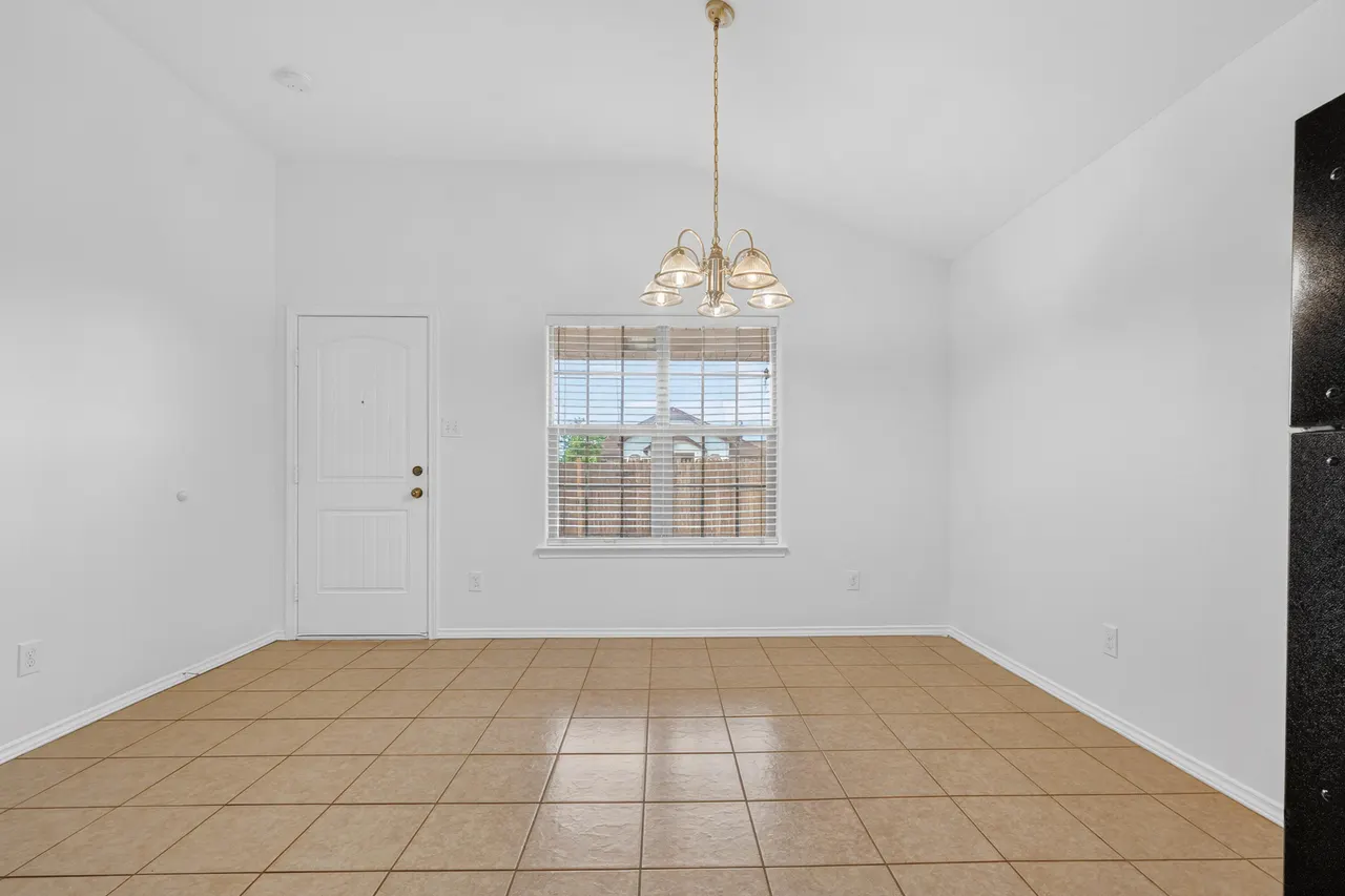 Photo 11 — 6810 83rd Street, Lubbock, TX 79424