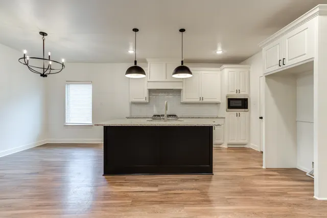 Photo 7 — 6902 55th Street, Lubbock, TX 79407