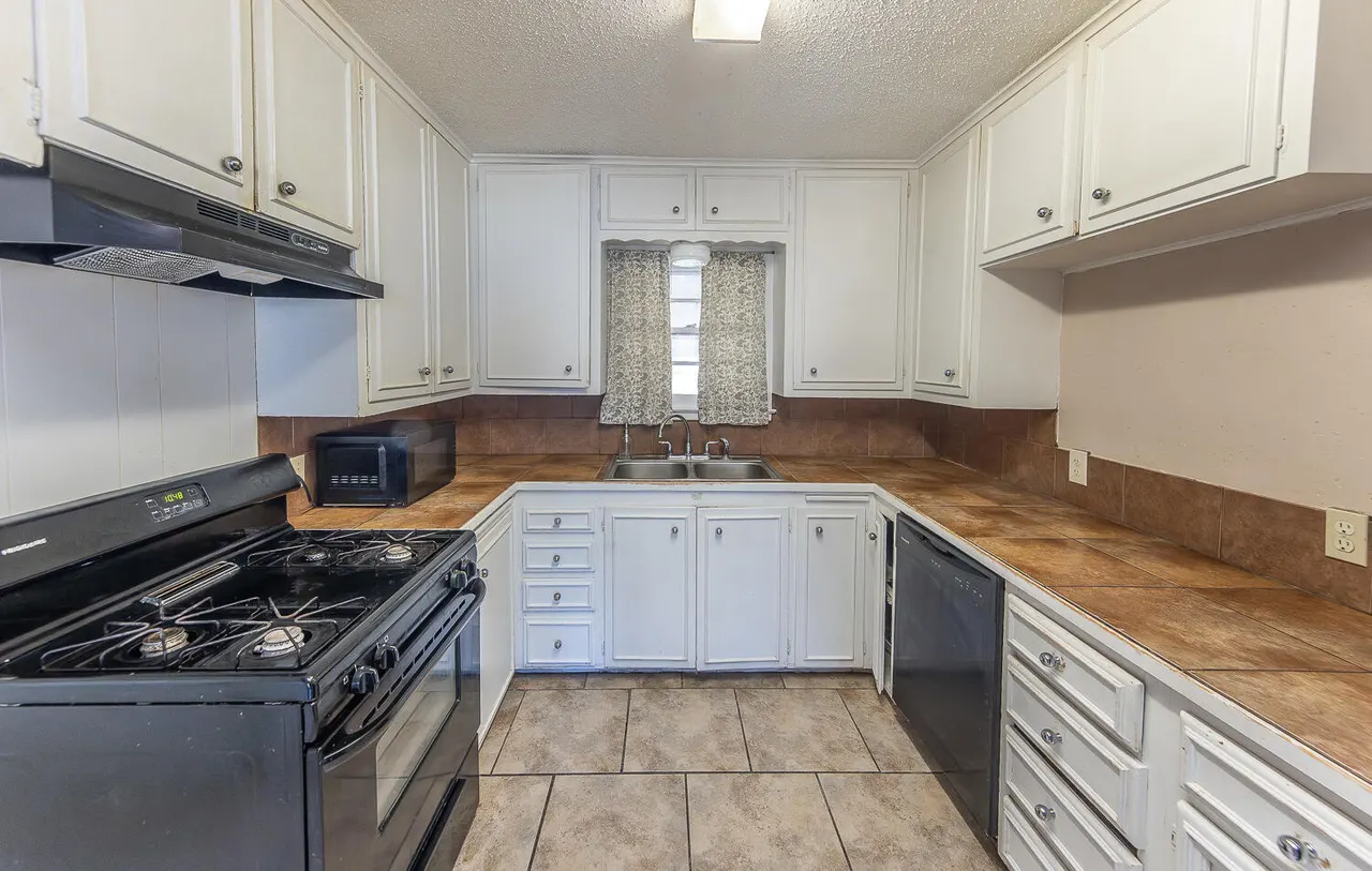 Photo 3 — 3512 38th Street, Lubbock, TX 79413