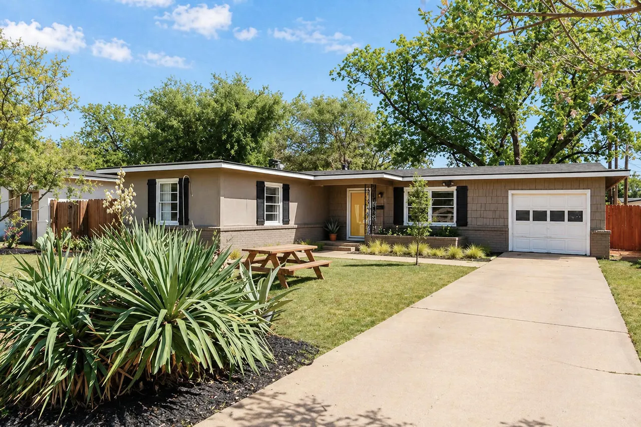 Photo 4 — 4219 37th Street, Lubbock, TX 79413