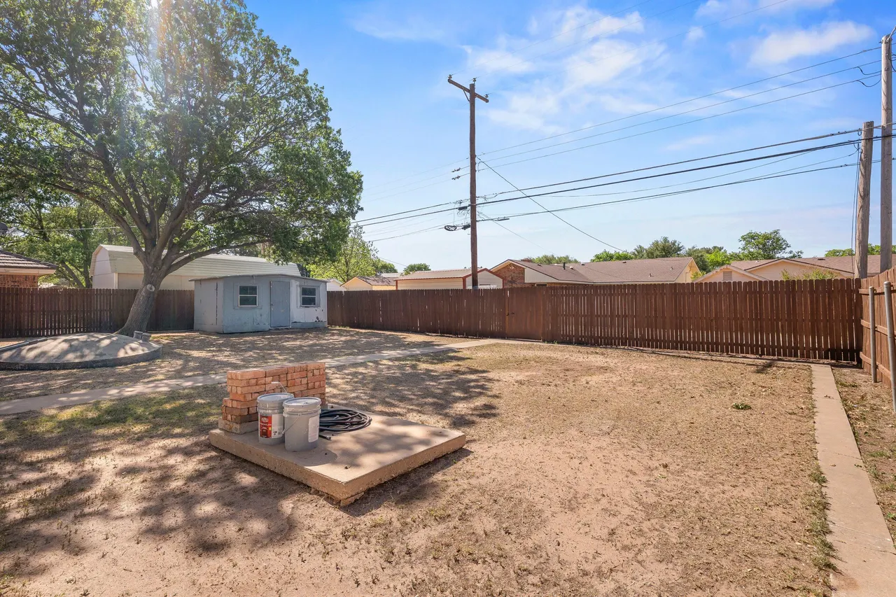 Photo 35 — 220 Sandalwood Lane, Levelland, TX 79336