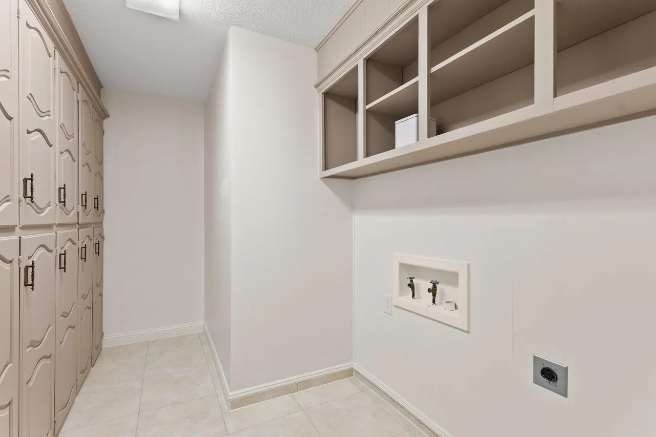 Photo 31 — 220 Sandalwood Lane, Levelland, TX 79336