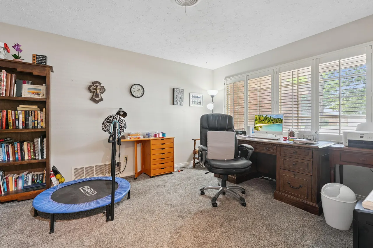Photo 4 — 6006 Oxford Avenue, Lubbock, TX 79413