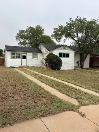 Sold home at 707 E Lake Street