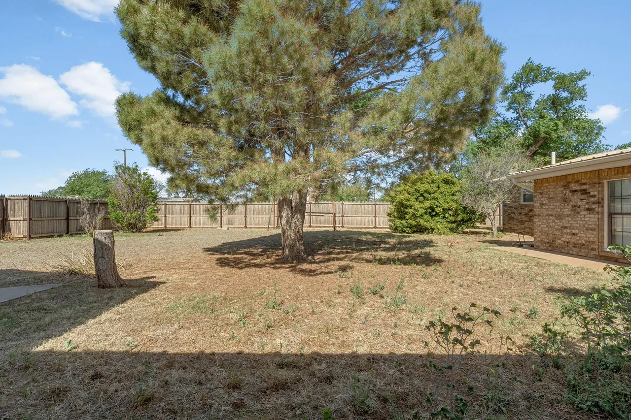 Photo 4 — 105 13th Street, Seagraves, TX 79359