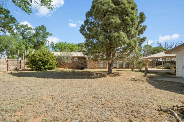 Photo 5 — 105 13th Street, Seagraves, TX 79359