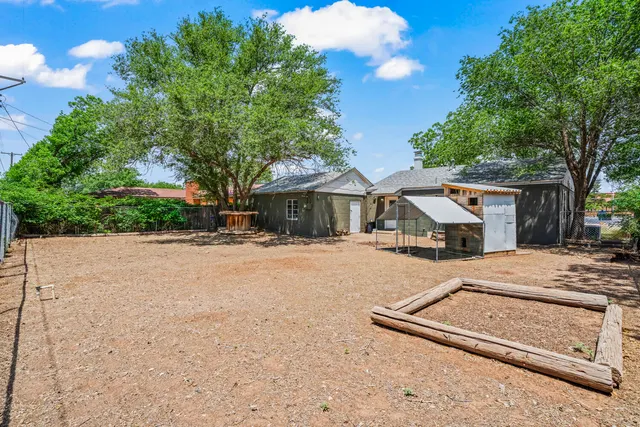 Photo 5 — 3713 36th Street, Lubbock, TX 79413