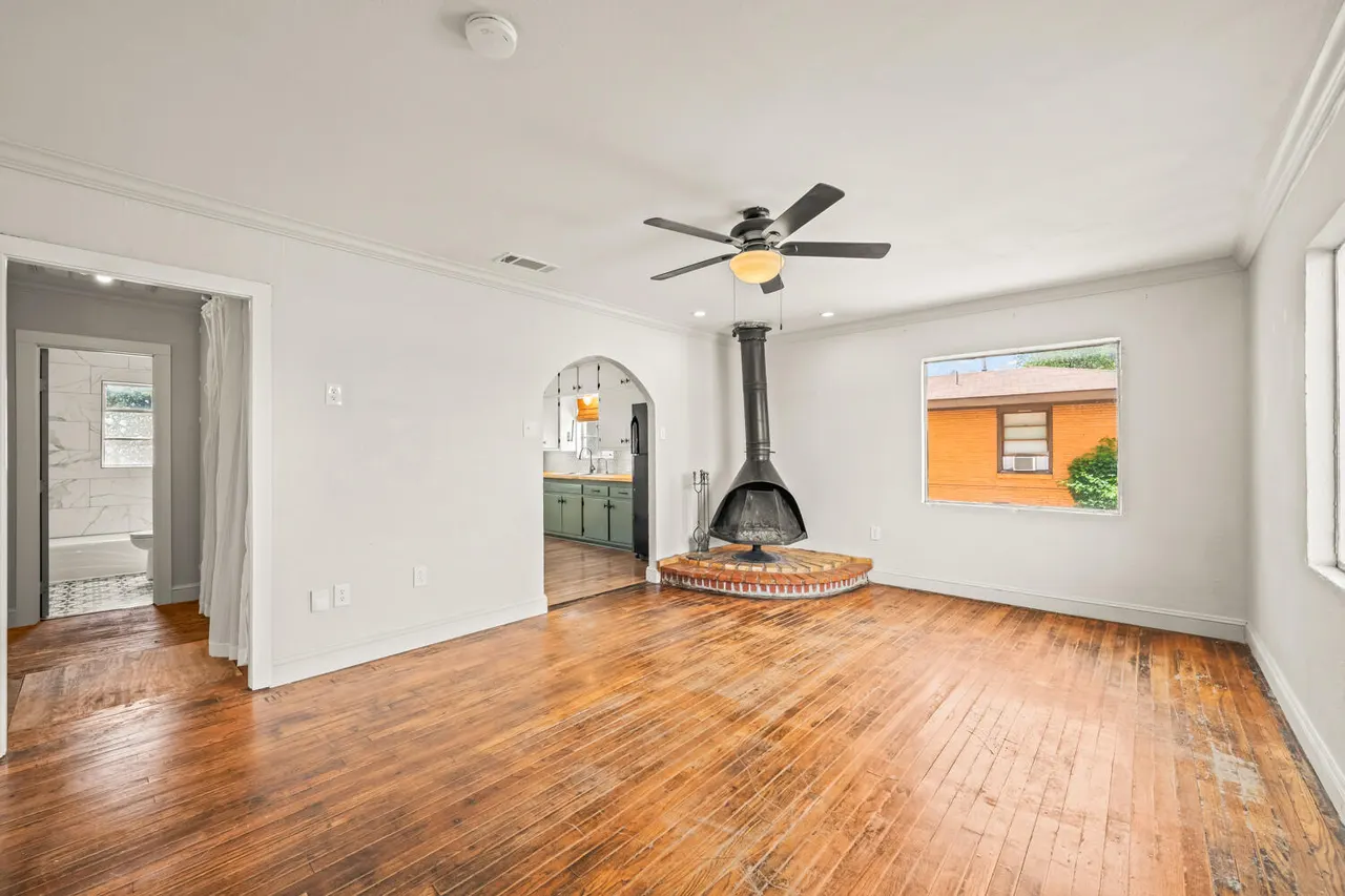 Photo 11 — 3713 36th Street, Lubbock, TX 79413
