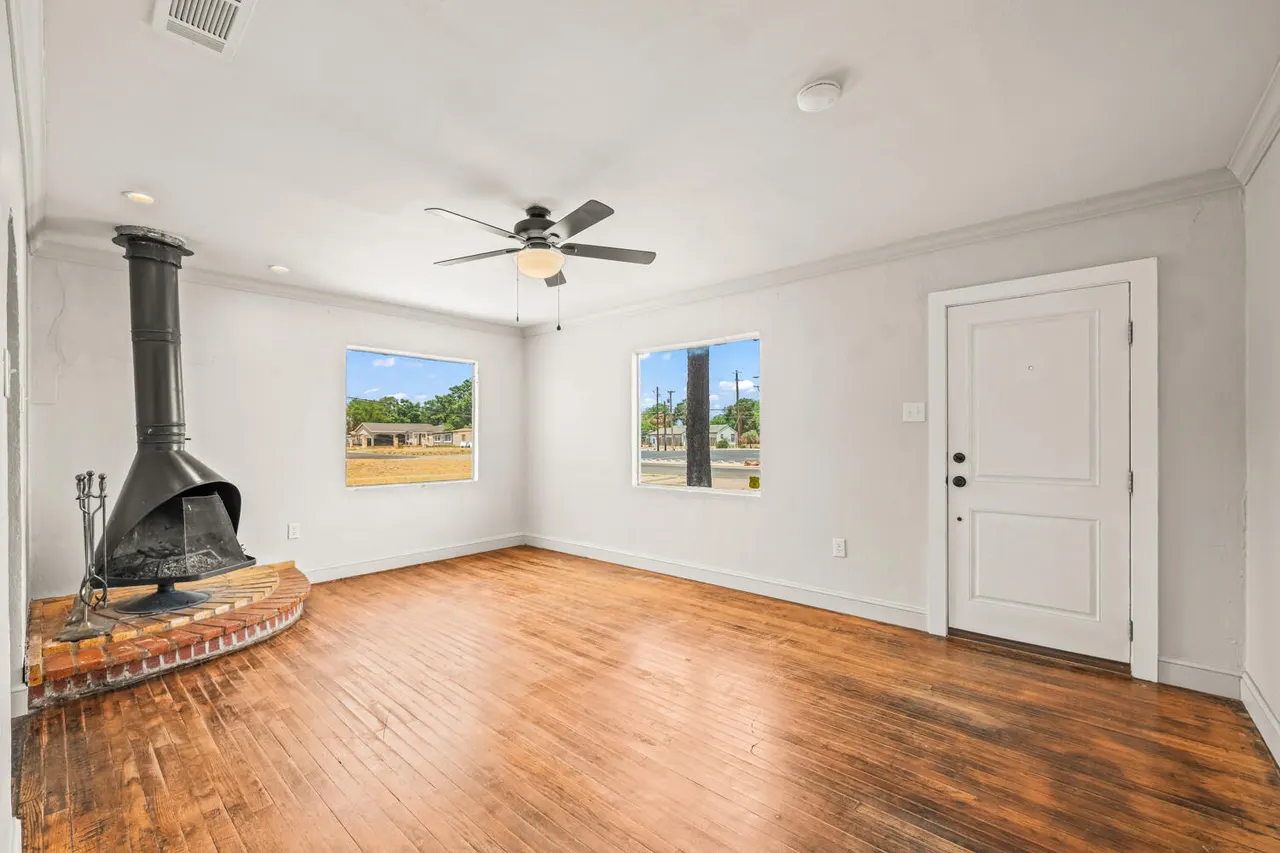 Photo 12 — 3713 36th Street, Lubbock, TX 79413