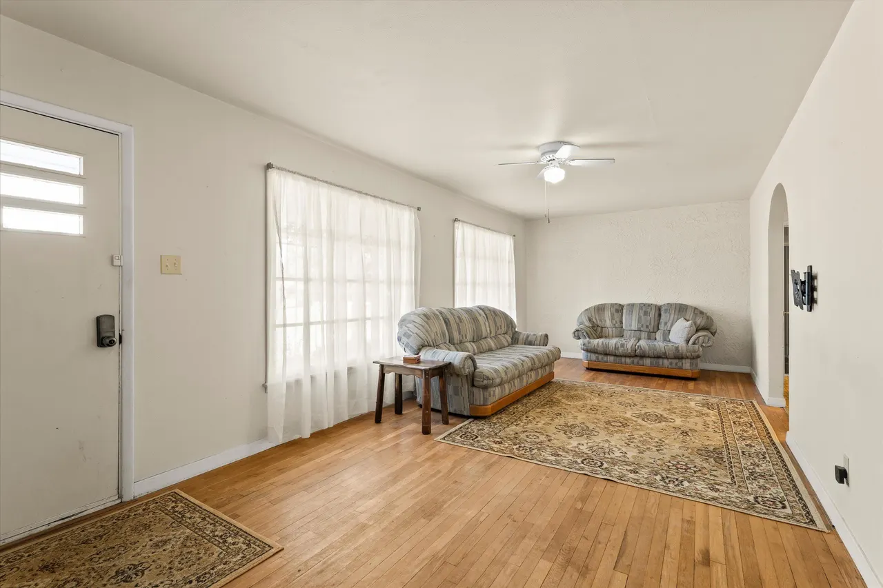 Photo 2 — 507 17th Street, Levelland, TX 79336