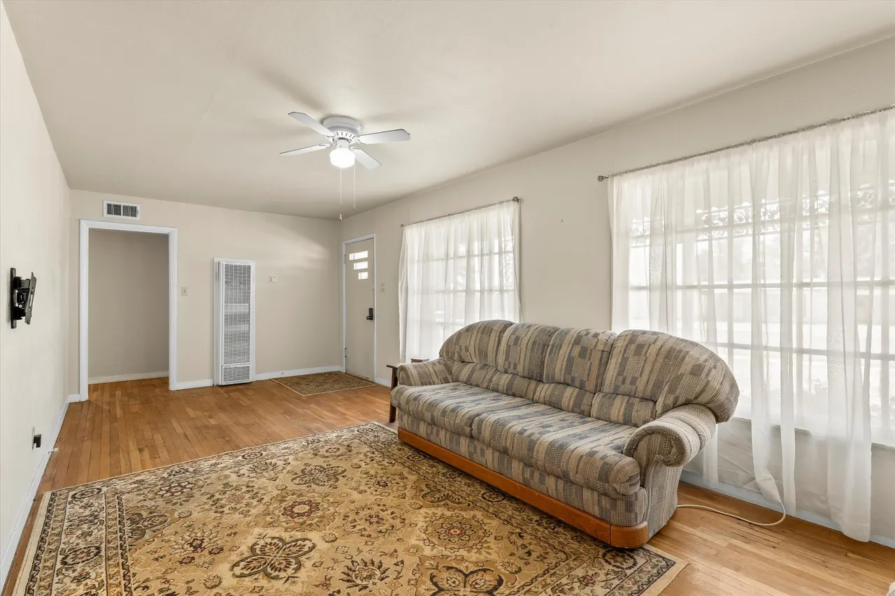 Photo 4 — 507 17th Street, Levelland, TX 79336
