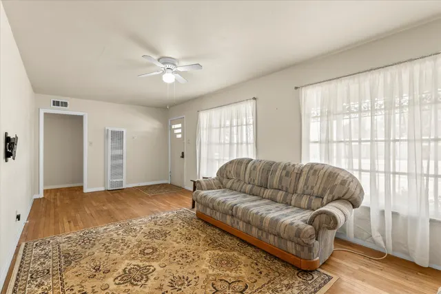 Photo 4 — 507 17th Street, Levelland, TX 79336