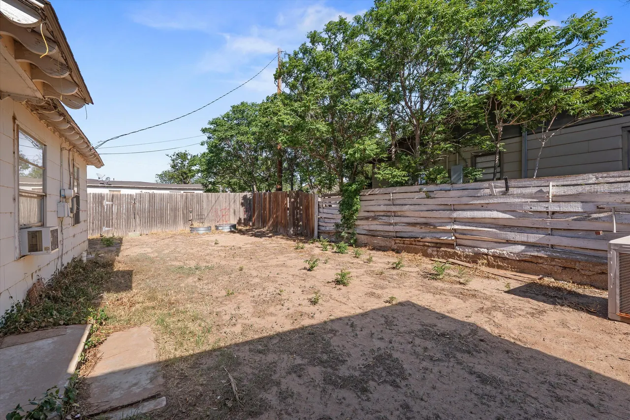 Photo 15 — 507 17th Street, Levelland, TX 79336