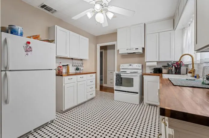 Photo 3 — 2707 31st Street, Lubbock, TX 79410