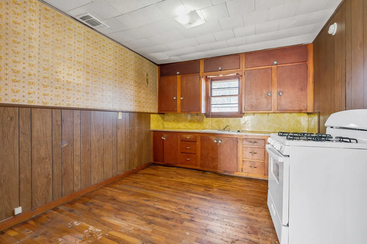 Photo 4 — 2808 1st Street, Lubbock, TX 79415