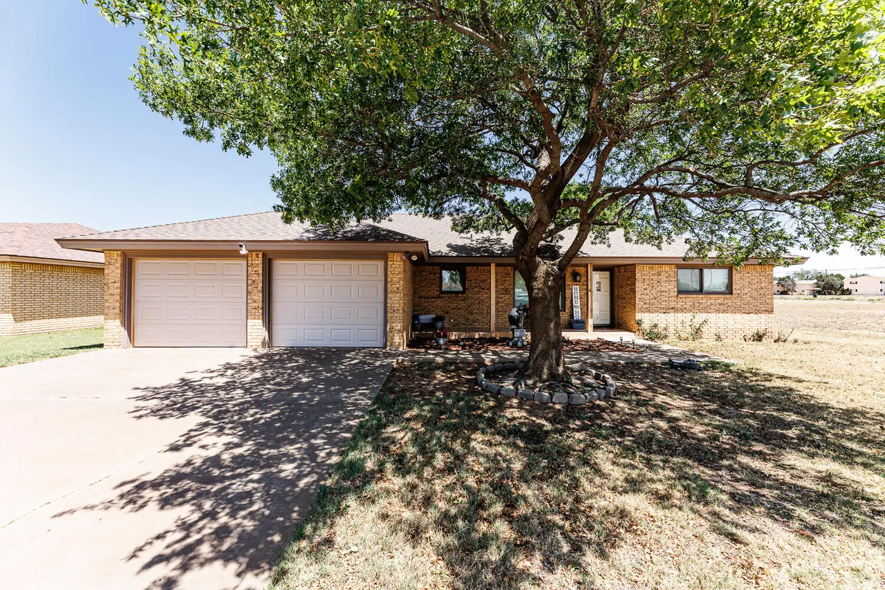 Front exterior — 705 E Grace Street, Brownfield, TX 79316