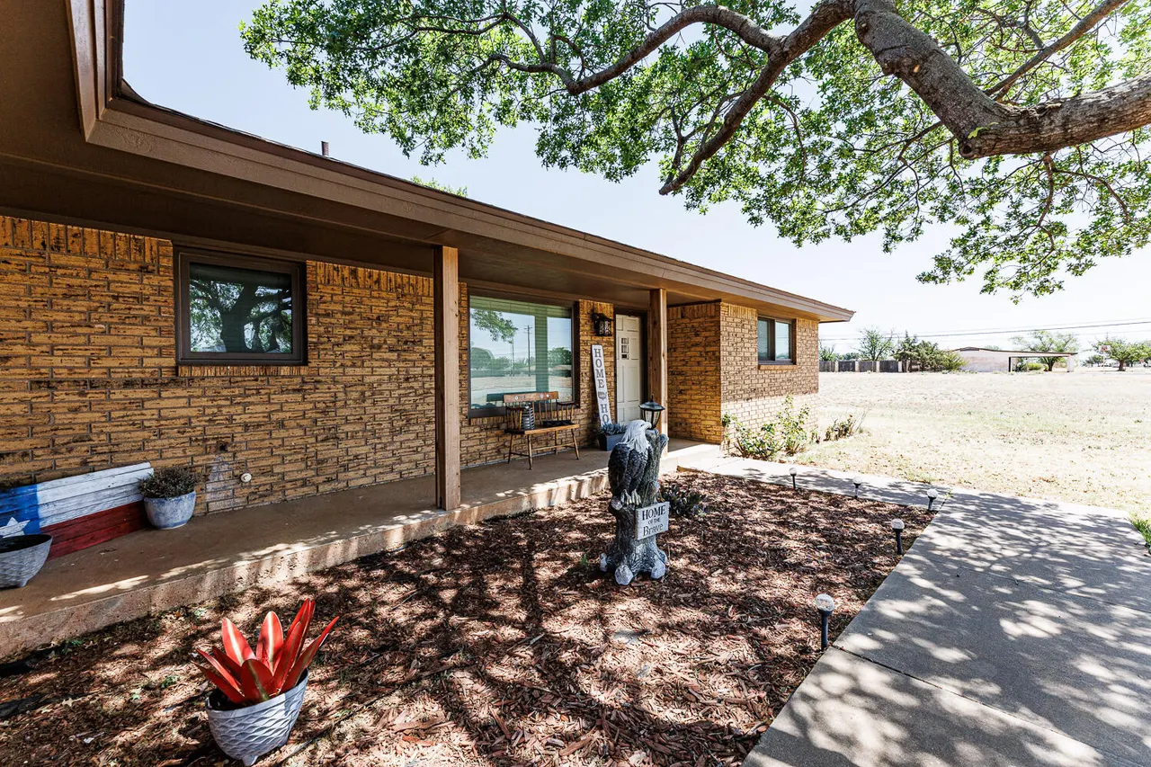 Photo 2 — 705 E Grace Street, Brownfield, TX 79316