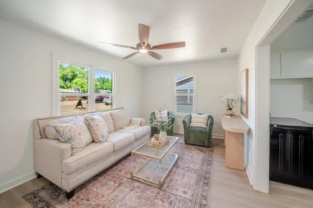 Photo 4 — 3705 25th Street, Lubbock, TX 79410