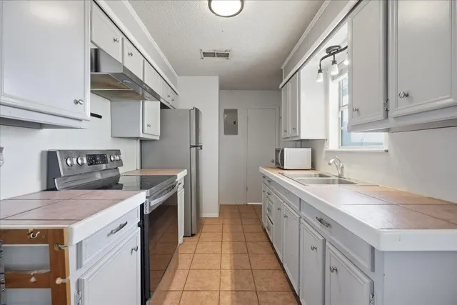 Photo 3 — 804 E 79th Street, Lubbock, TX 79404