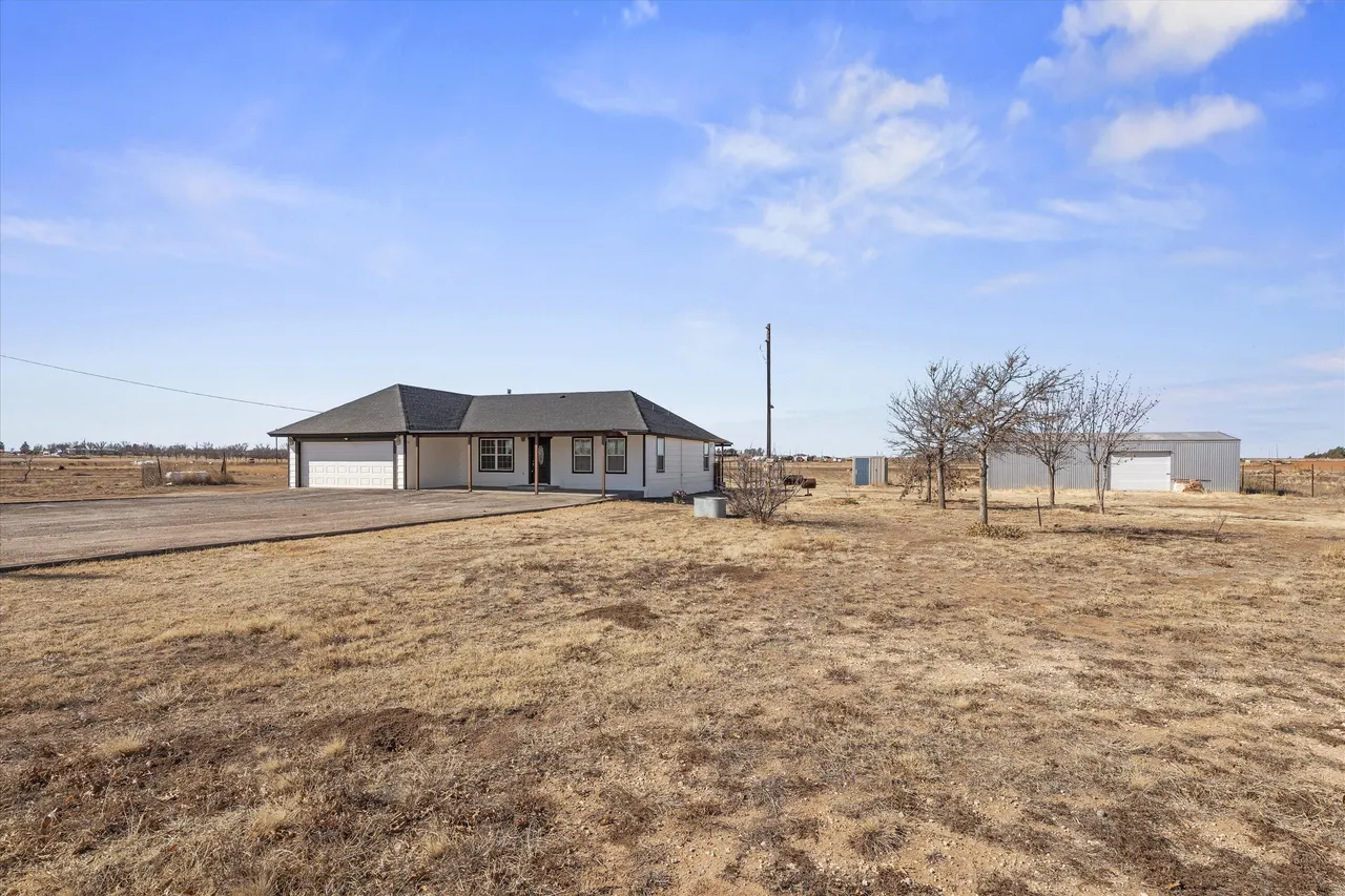 Photo 2 — 3131 N Alamo Road, Levelland, TX 79336