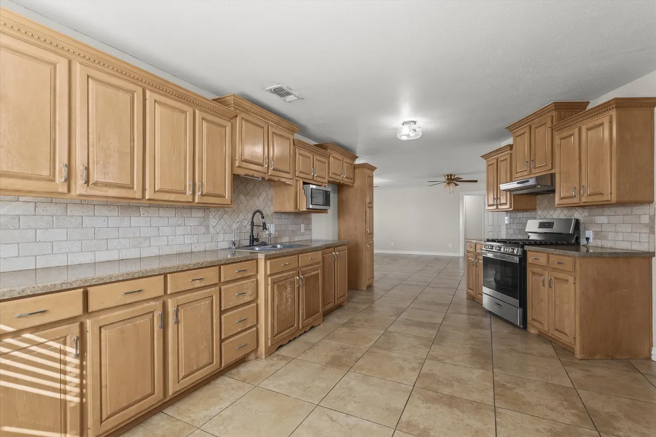 Photo 9 — 3131 N Alamo Road, Levelland, TX 79336