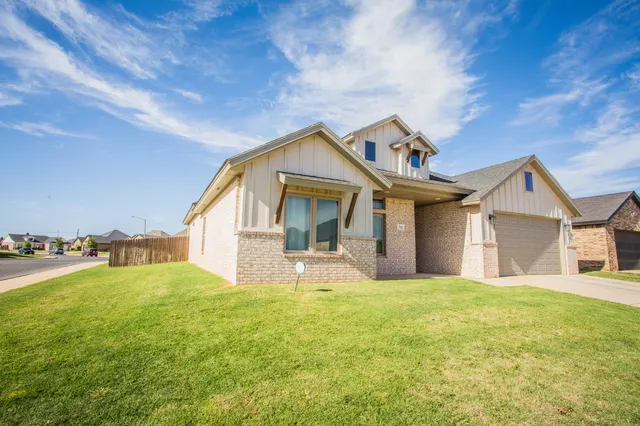 Photo 4 — 712 N 3rd Street, Wolfforth, TX 79382