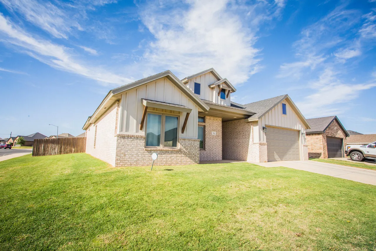 Photo 5 — 712 N 3rd Street, Wolfforth, TX 79382