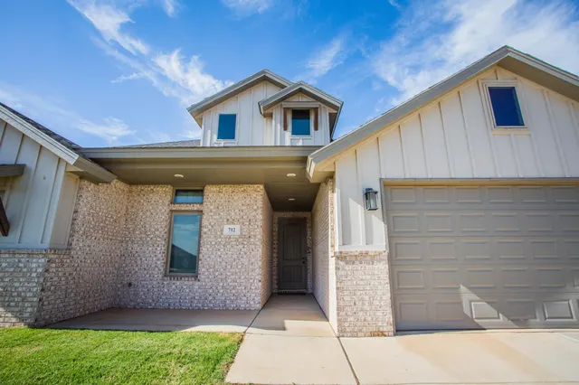 Photo 7 — 712 N 3rd Street, Wolfforth, TX 79382